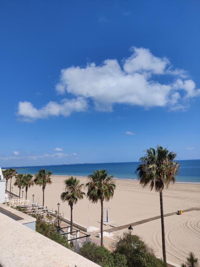 Atico Al Sol En Primera Linea De Playa Apartment Rota Exterior photo