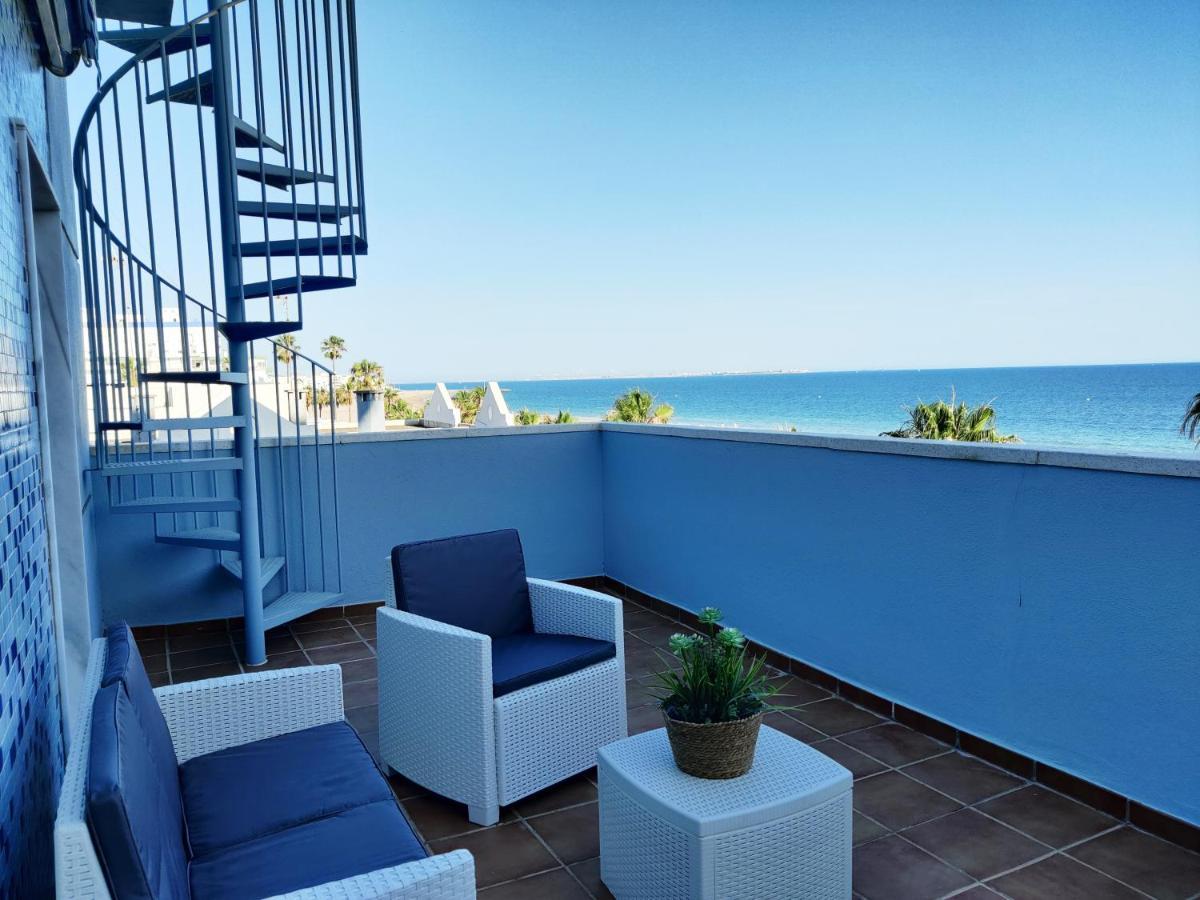 Atico Al Sol En Primera Linea De Playa Apartment Rota Exterior photo